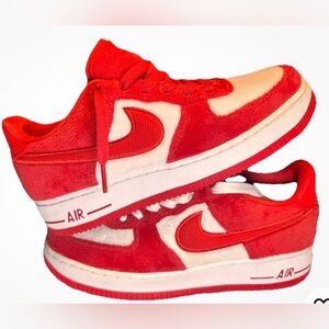 Nike Air Force 1 Valentines Day US 6.5 Youth Fuzzy! (Women’s 8)